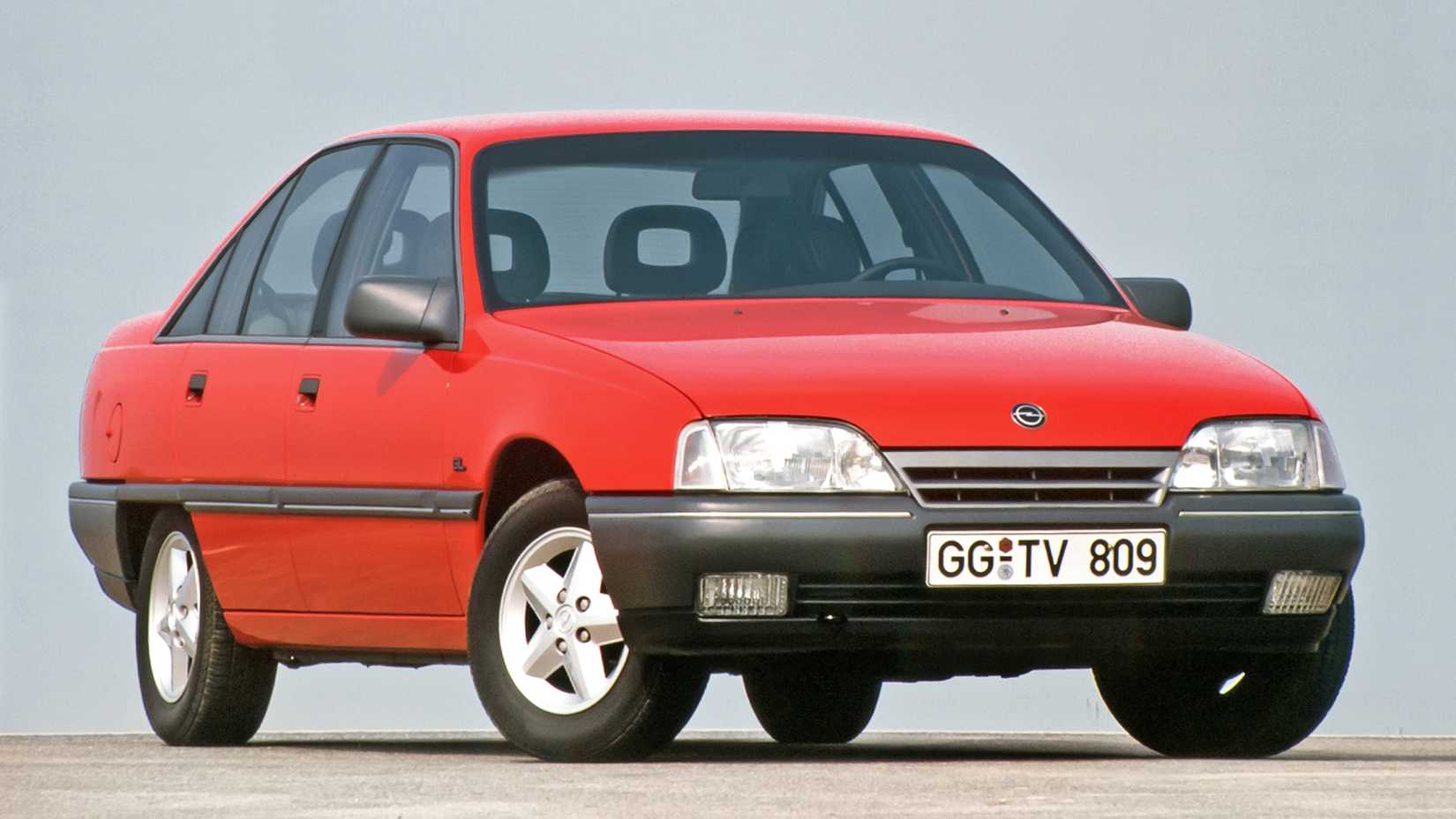 The Lotus Carlton Was A '90s Performance Sleeper Sedan That Could ...