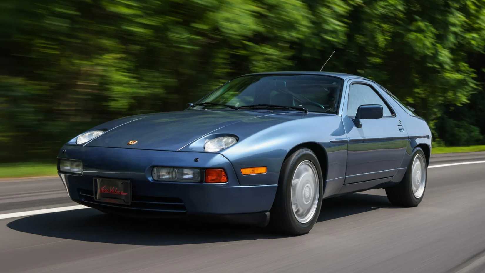 Seal grey Porsche 928 GT