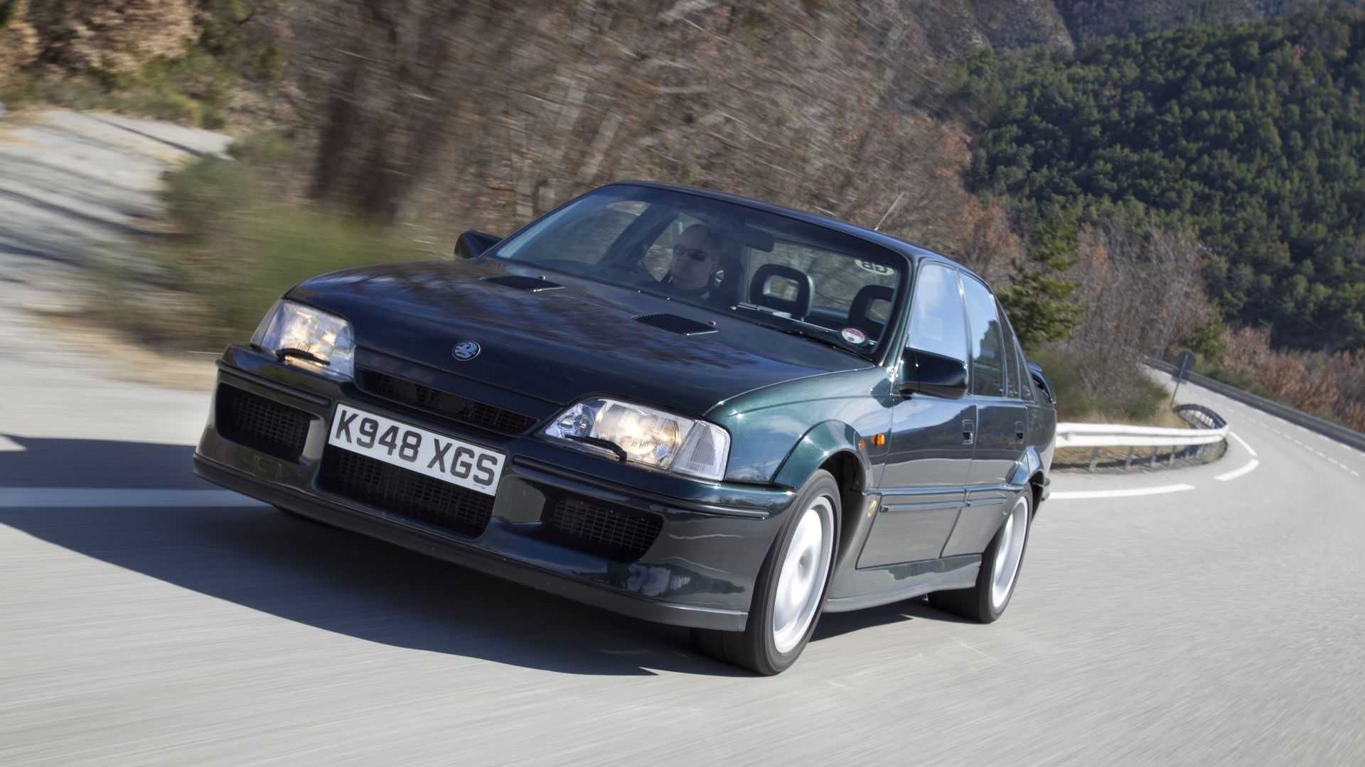 The Lotus Carlton Was A '90s Performance Sleeper Sedan That Could ...