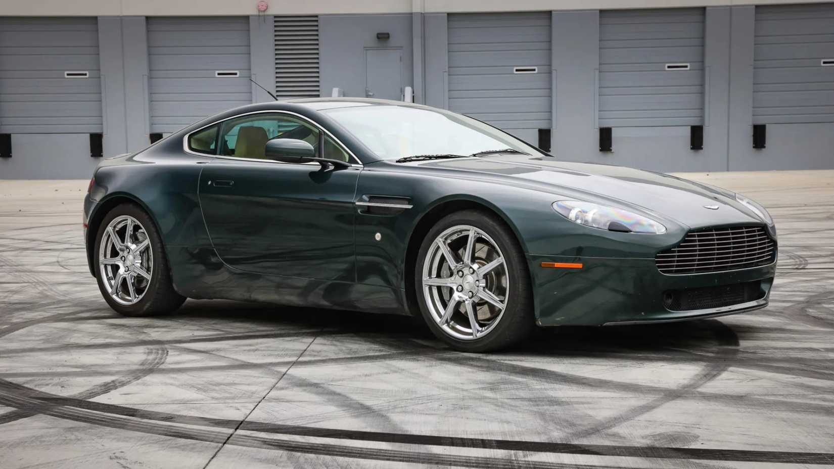 Green Aston Martin V8 Vantage