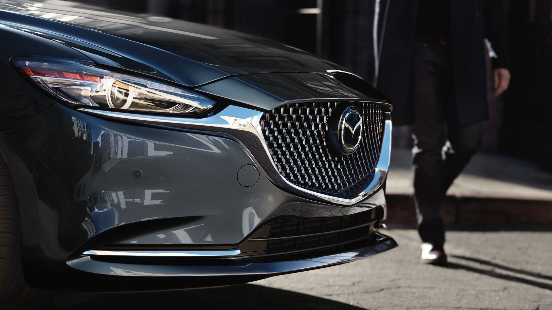 2020 Mazda 6 close-up shot of the grille