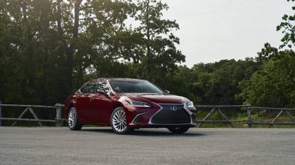 Lexus ES | TopSpeed