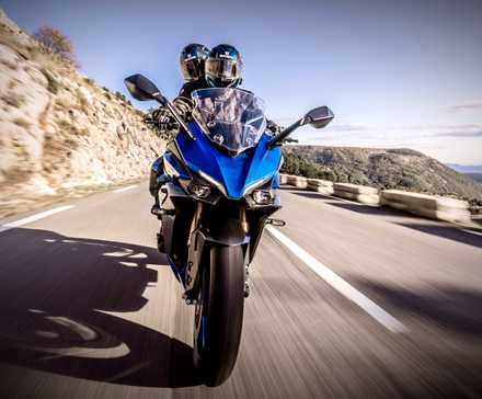 Ação frontal Suzuki GSX-S1000GT