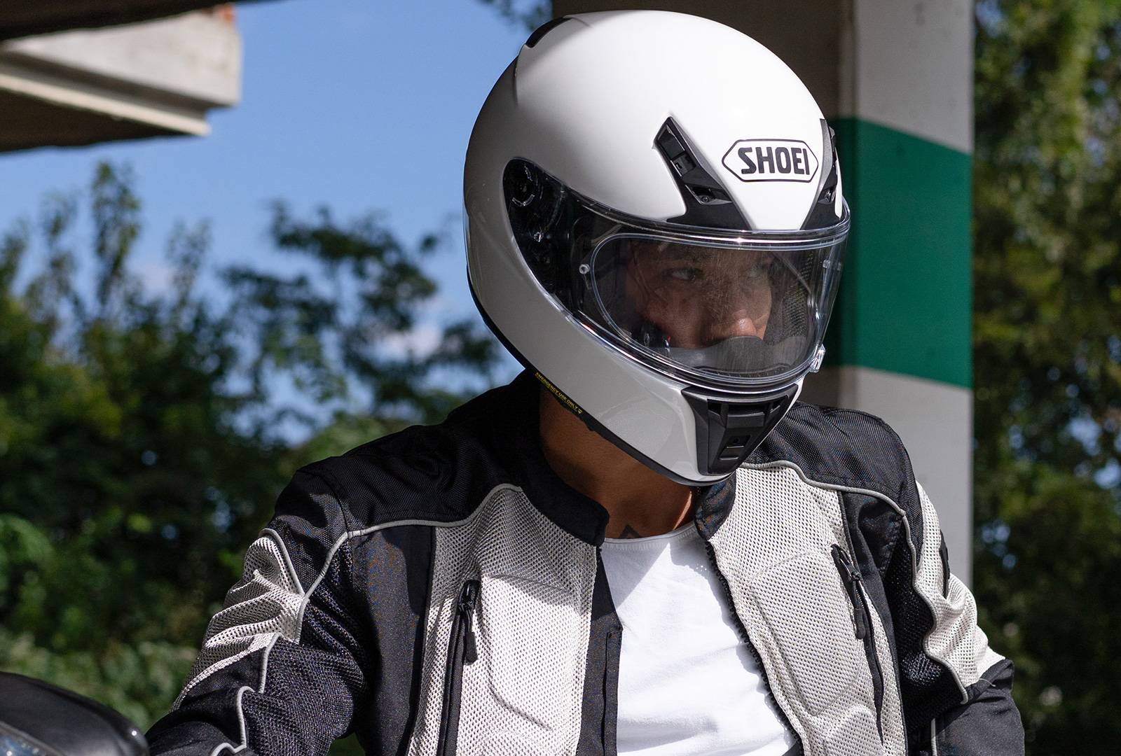 rf 1200 shoei white RF-SR 2 Full Face Helmet The helmets advanced ventilation system ensures optimal airflow SHOEI Rf-1200 Terminus Tc-6 Size:XXL