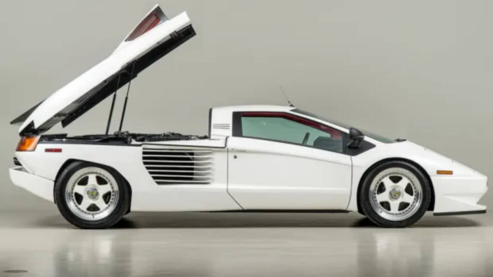 Unearthing the '90s Supercar That Time Forgot Unearthing the '90s Supercar That Time Forgot