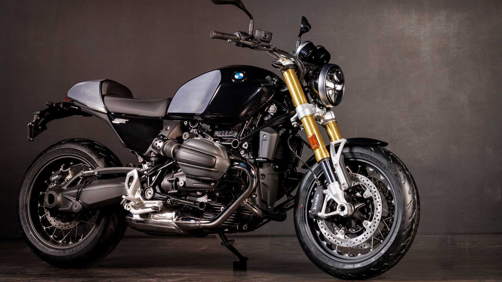 Foto de estúdio lateral direita da BMW R 12 NineT