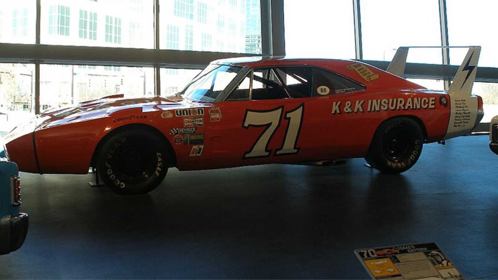 Charger Daytona de Bobby Isaac no Hall da Fama da NASCAR