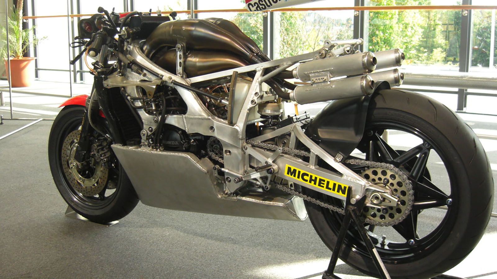 HONDA NSR 500 組み立て途中現状！ HONDA NSR 500 組み立て途中現状！ HONDA NSR 500 組み立て途中現状