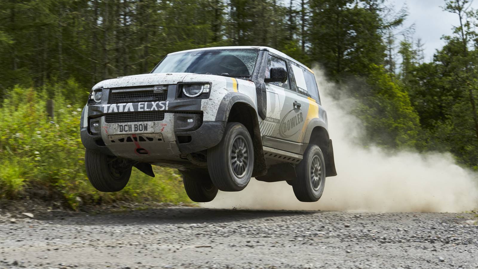 Here’s How Land Rover Will Take The Porsche Macan Electric Head On