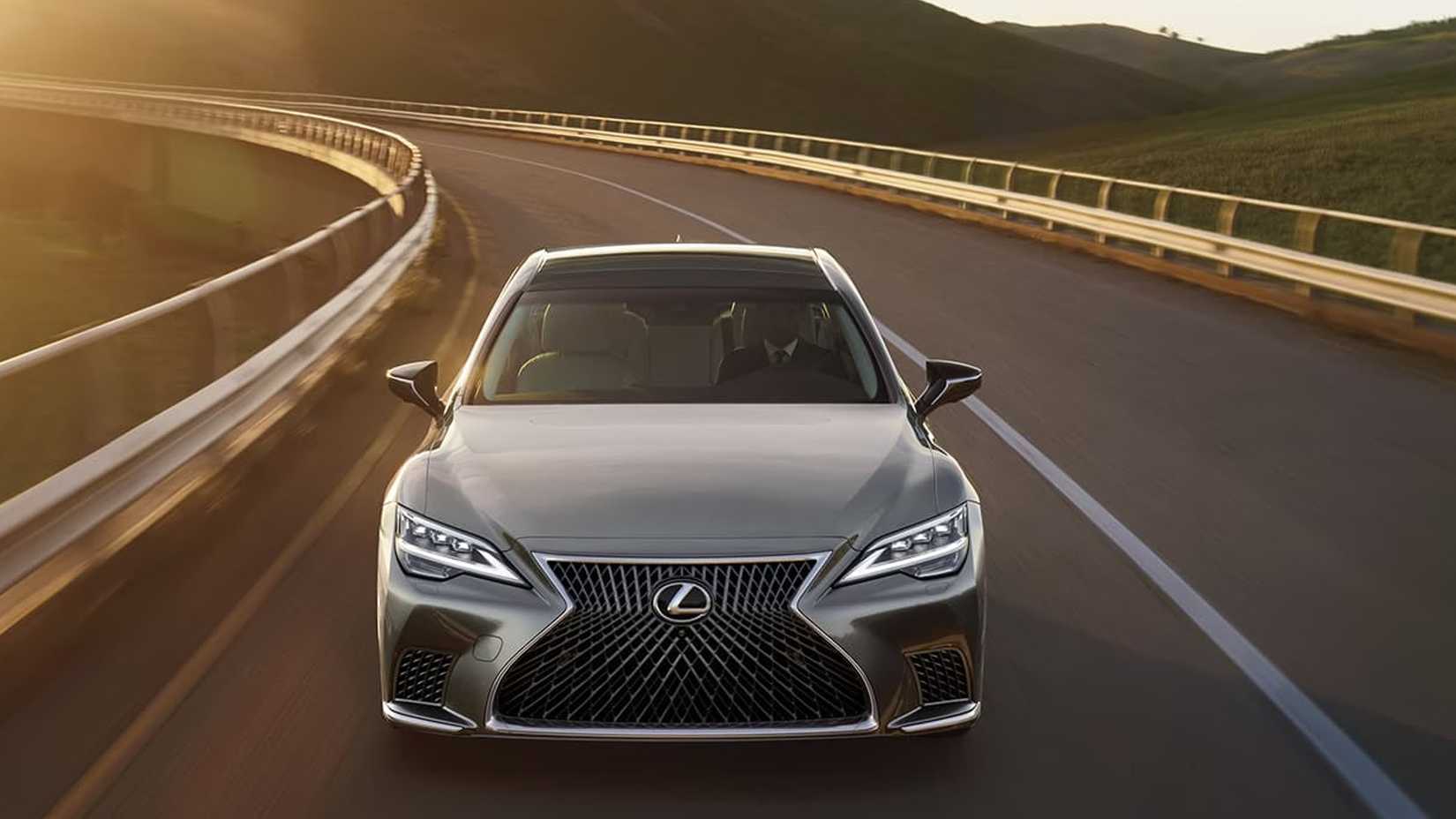 2023 Lexus LS 500h 