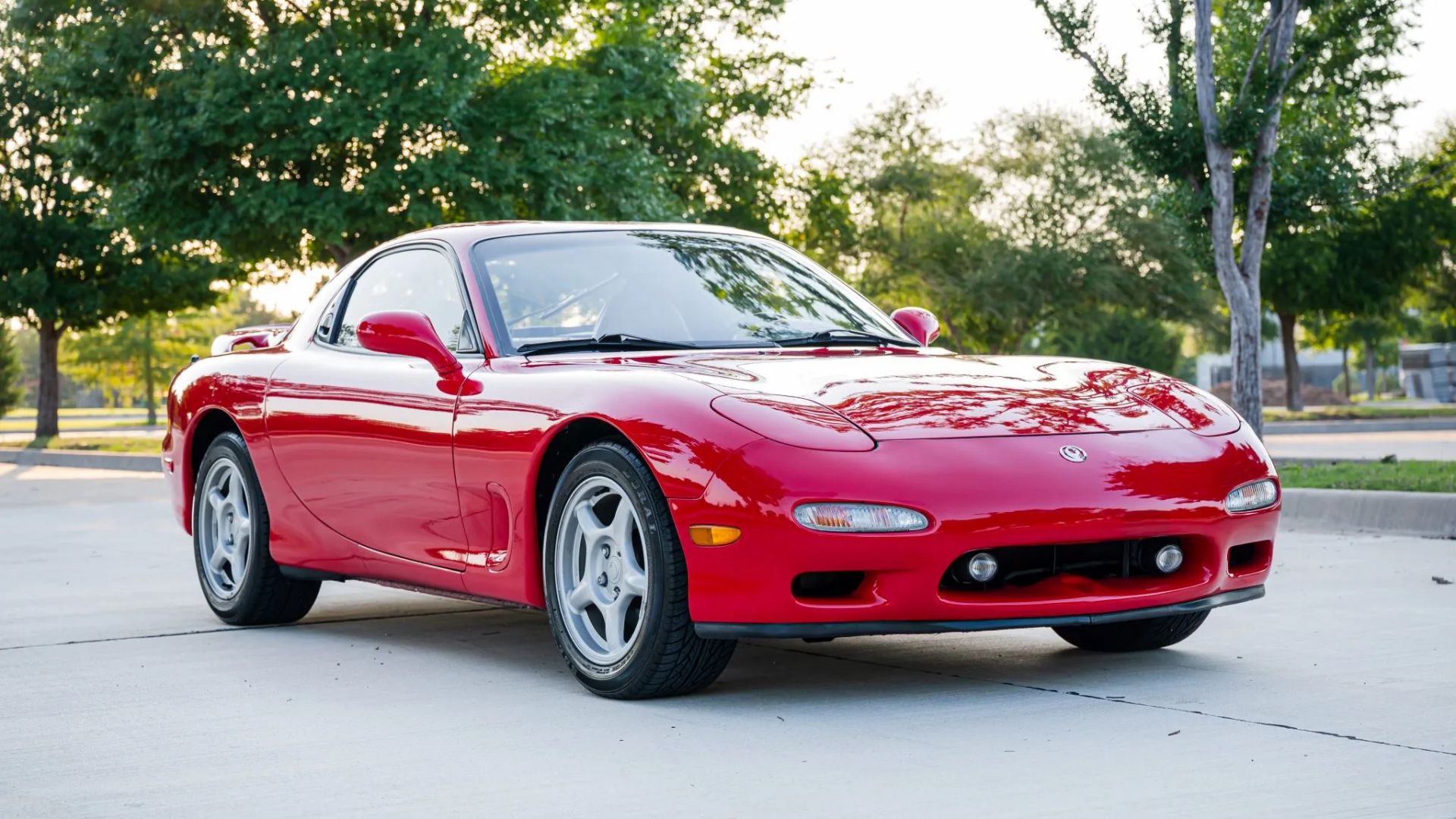 80-Year-Old Woman Donates Her FD RX-7 To Mazda