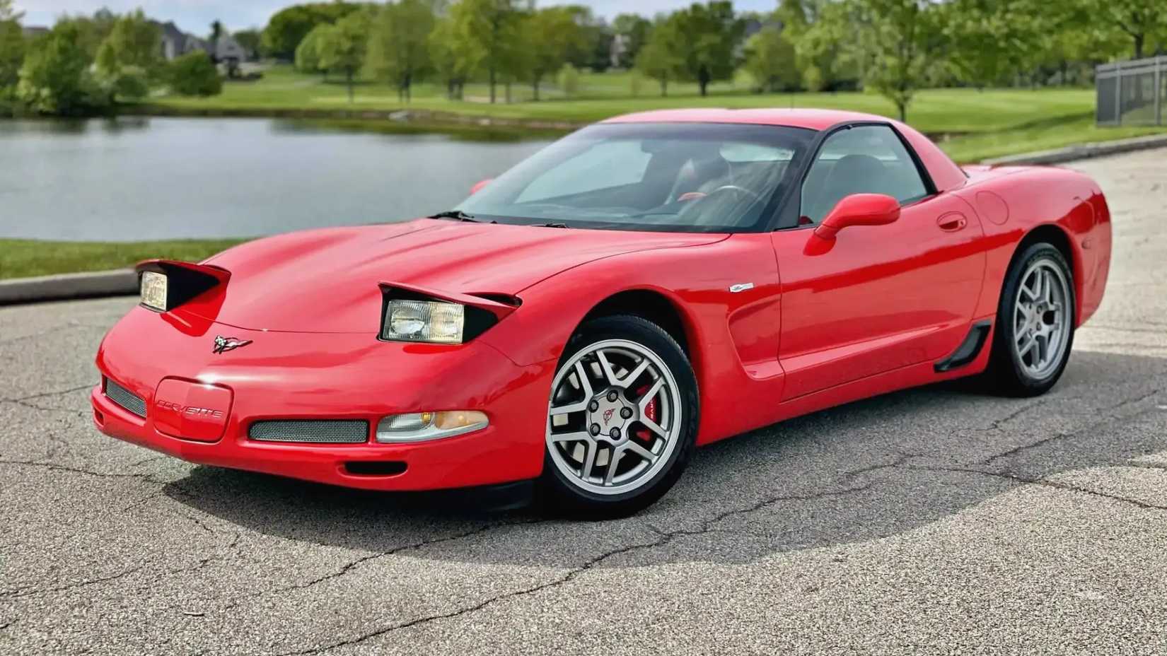 Red 2002 Chevrolet Corvette Z06 (C5)
