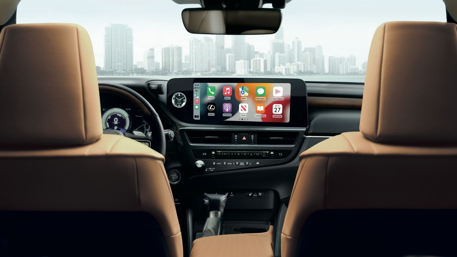 Uma captura do painel e da tela de infoentretenimento em um Lexus ES 2024