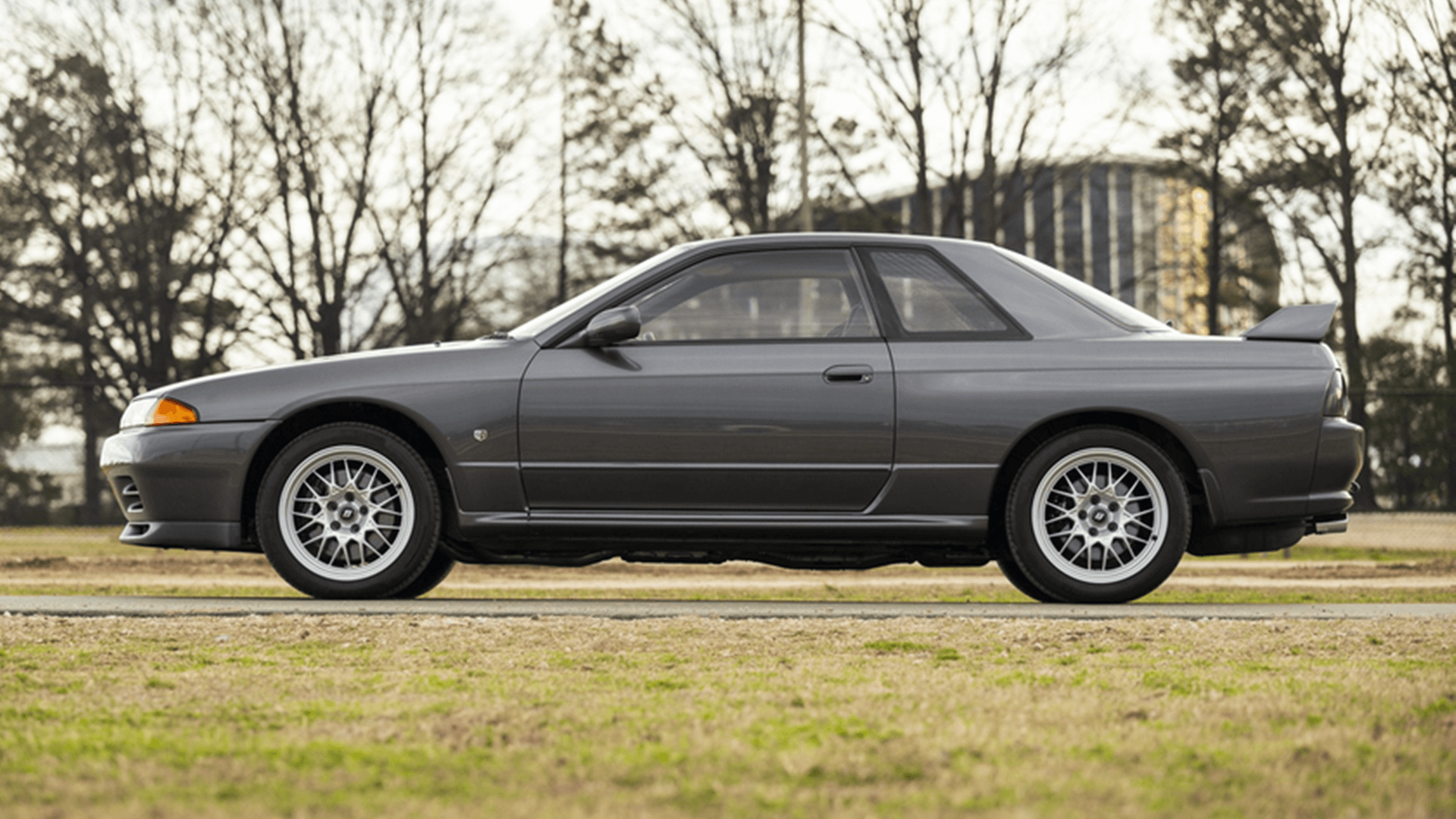 Best R32 Body Kit Nissan Skyline GT-R R32 Recives Extreme Body Kit From Japanese Tuner