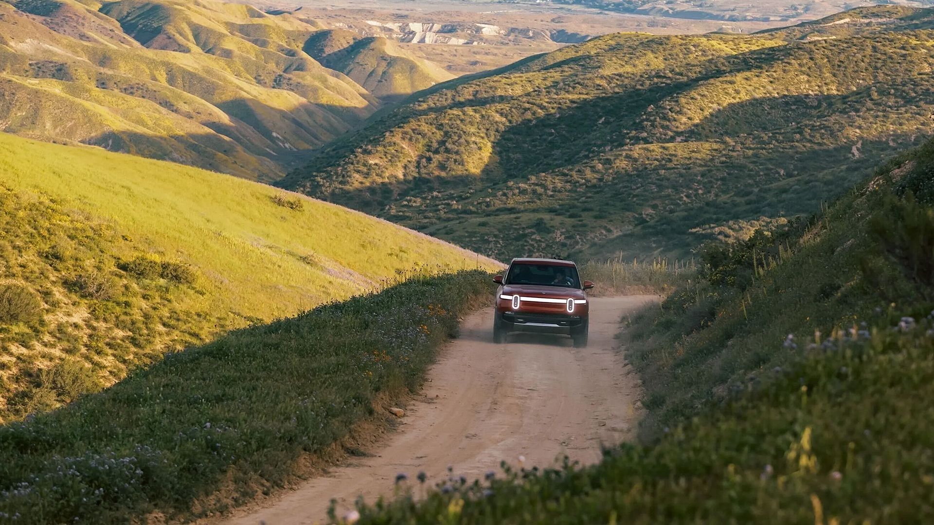 Why The Rivian R1S Is The Best Off-roading Electric SUV