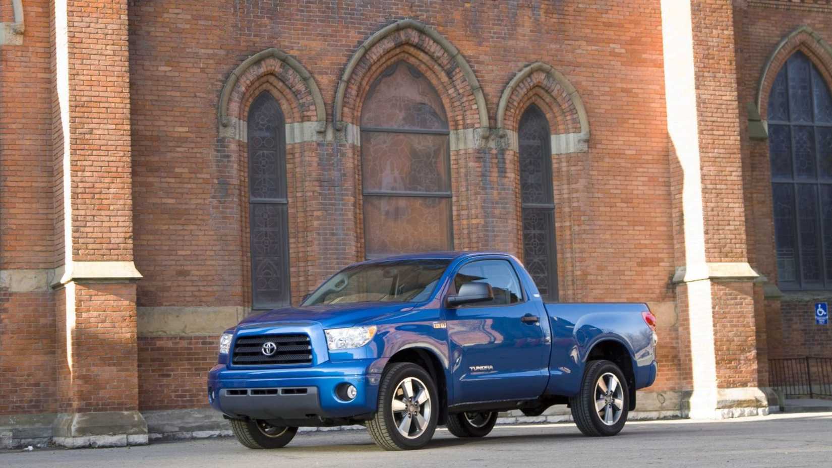 2008 Toyota Tundra front 3/4 shot parked in front of building