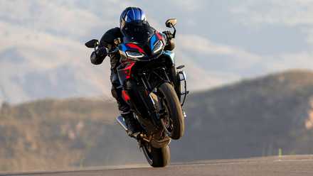 2024 BMW M 1000 XR Wheelie