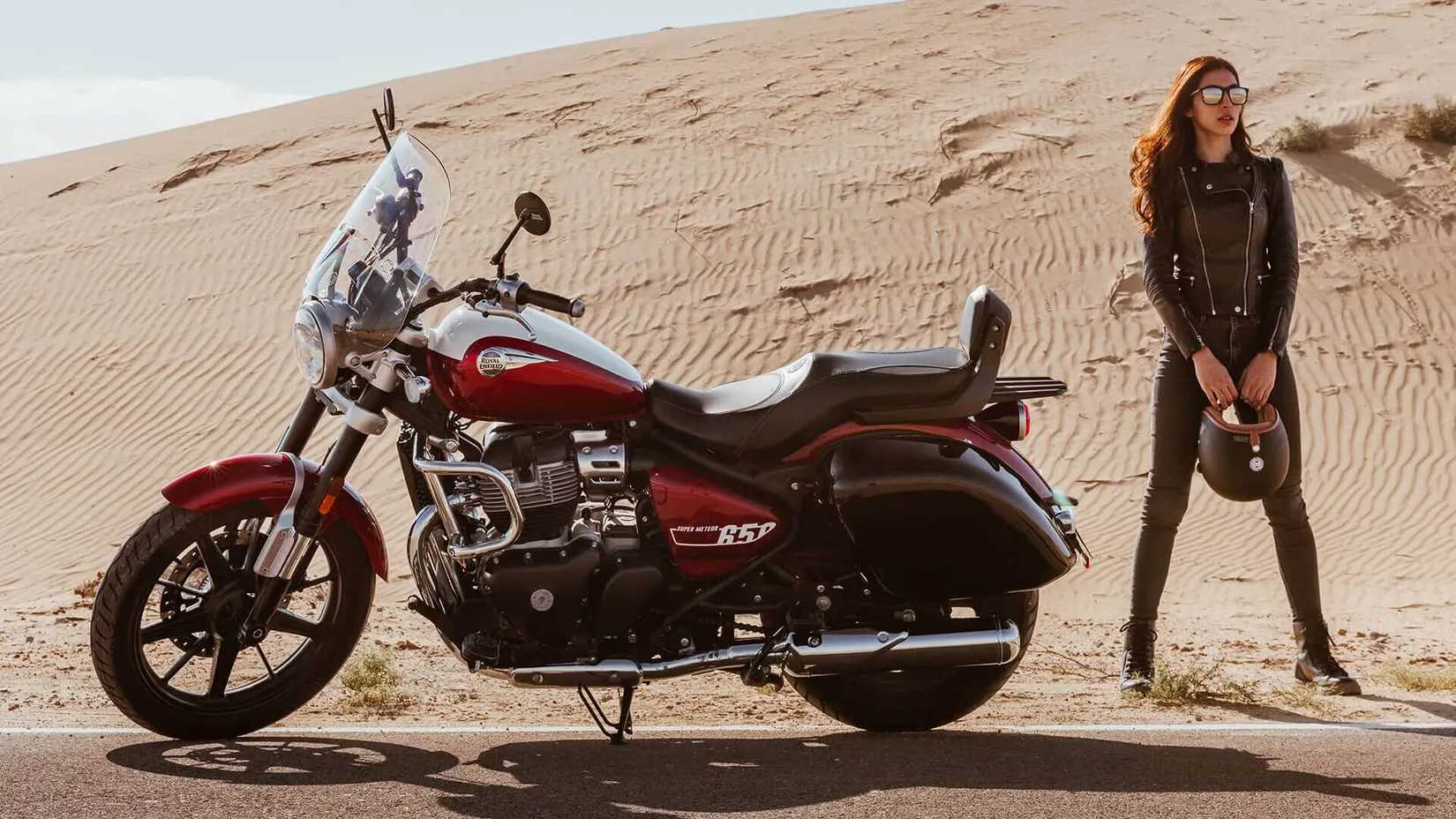 Super Meteor 650 Celestial Red Hero
