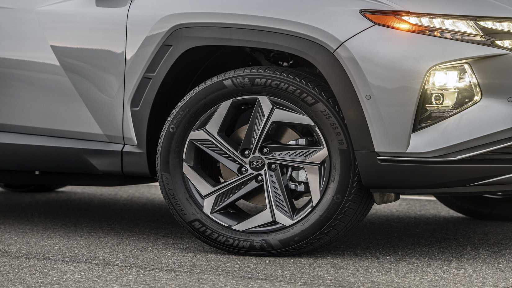 2024 Hyundai Tucson Plug-in Hybrid's wheel shot