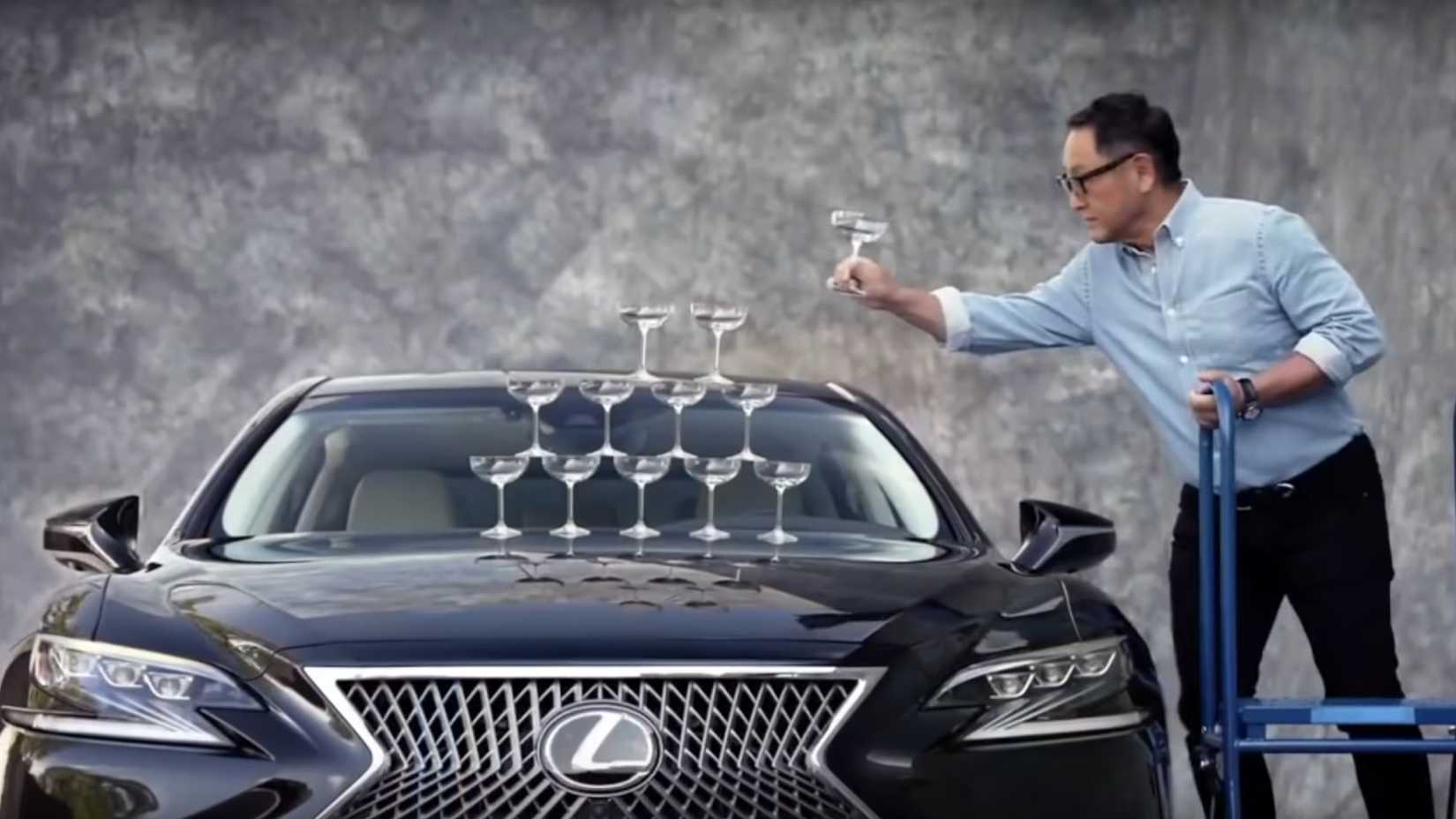 LS500 champagne advertisement