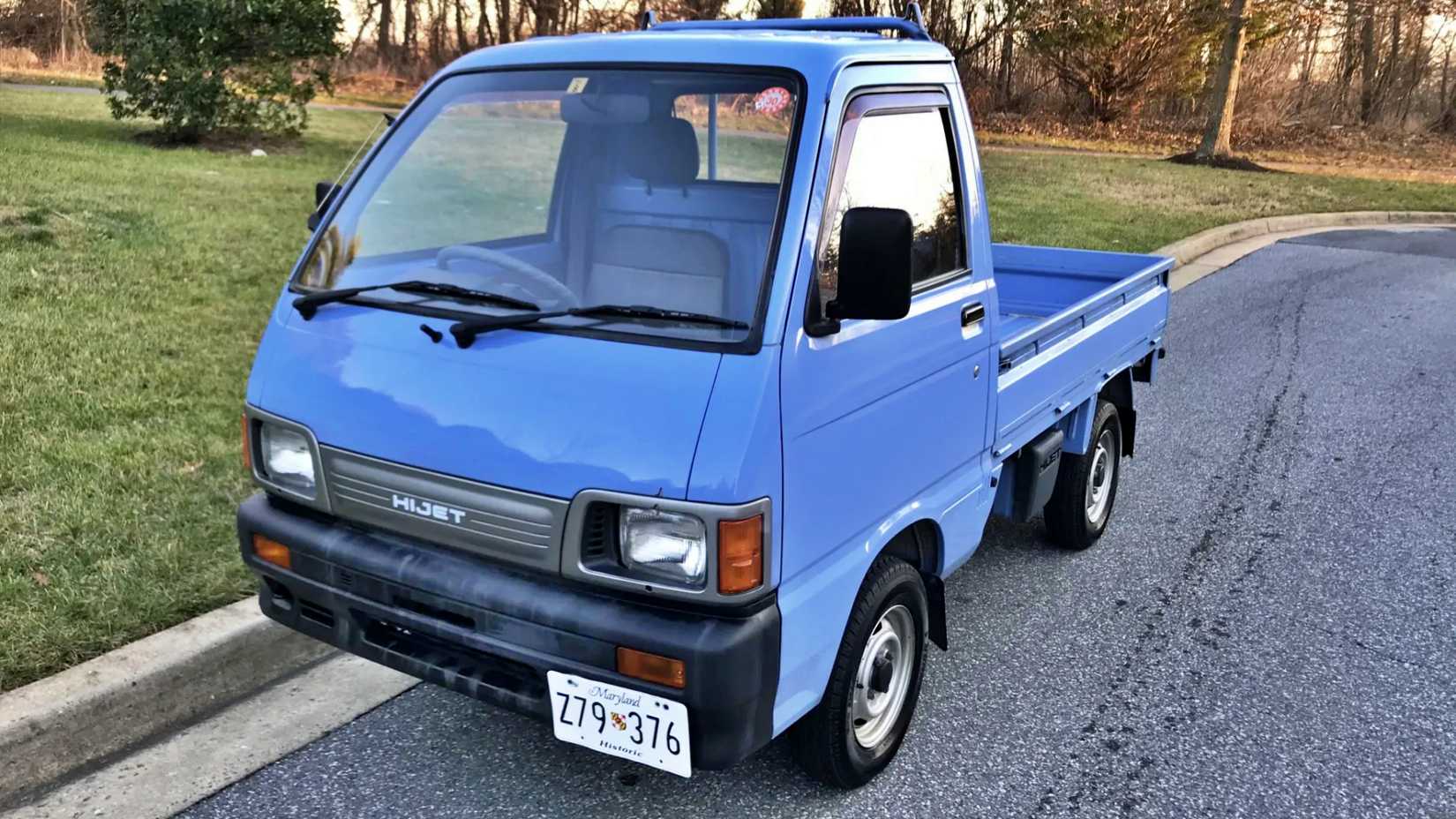 Blue 1993 Daihatsu  Hijet