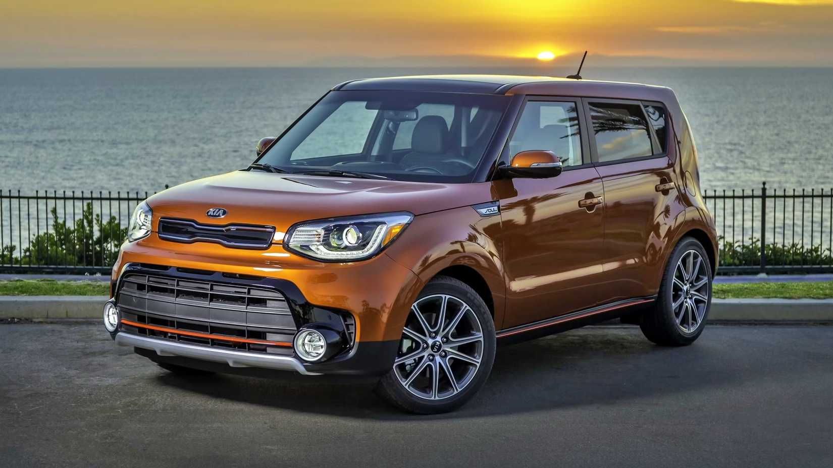 2017 Kia Soul Turbo front 3/4