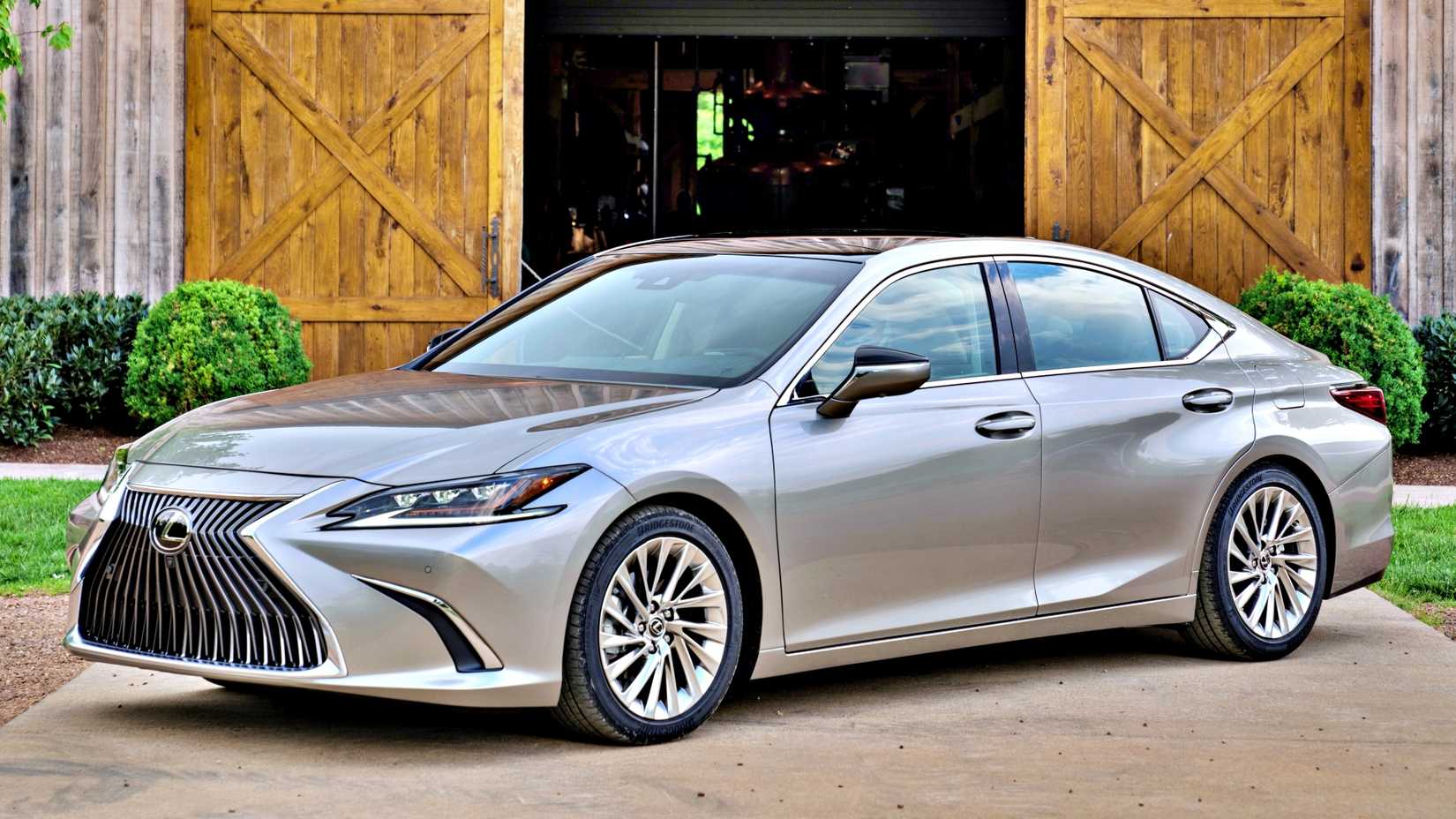 Prata 2021 Lexus ES 300h