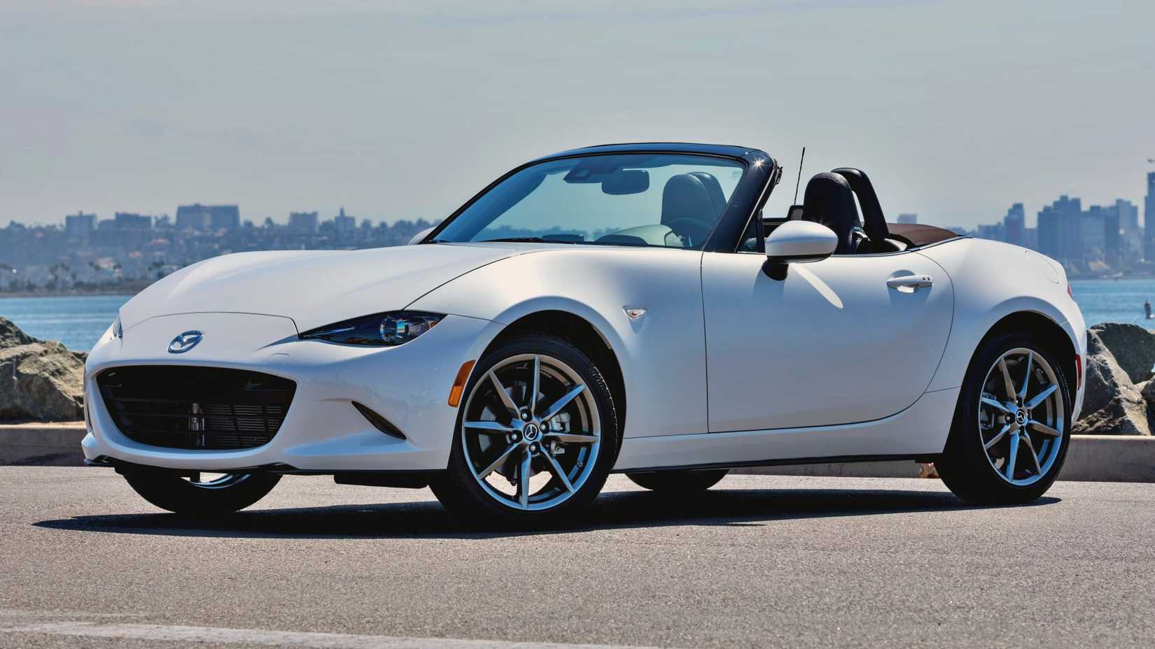 White 2019 Mazda MX-5 Miata