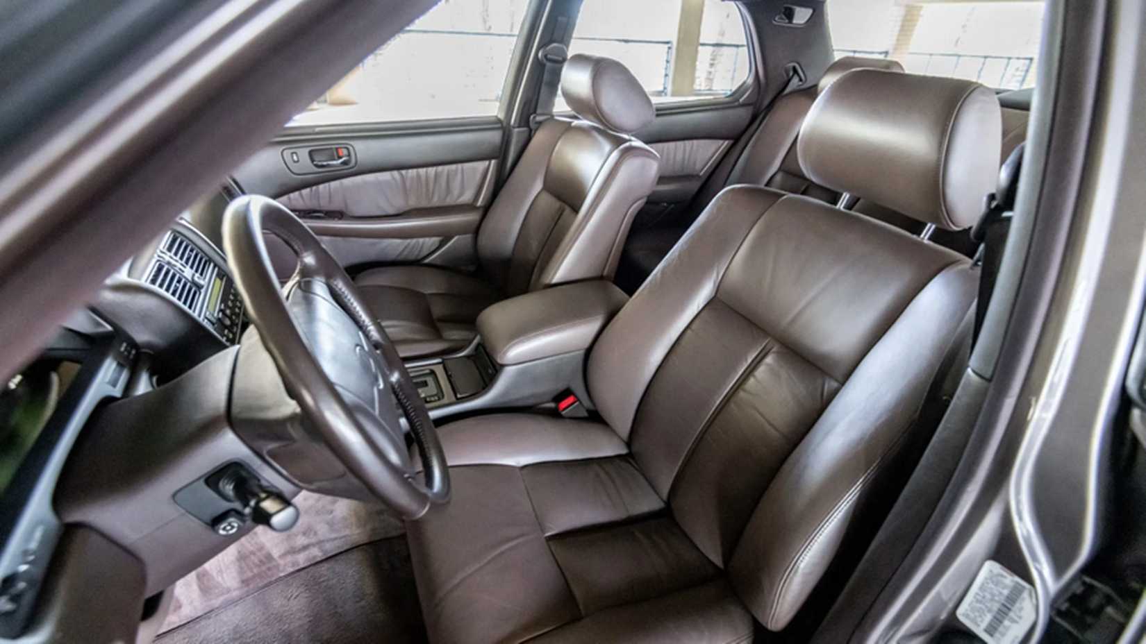1991 Lexus LS400 interior