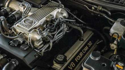 Lexus 1UZ-FE naturally aspirated V-8 in the LS400
