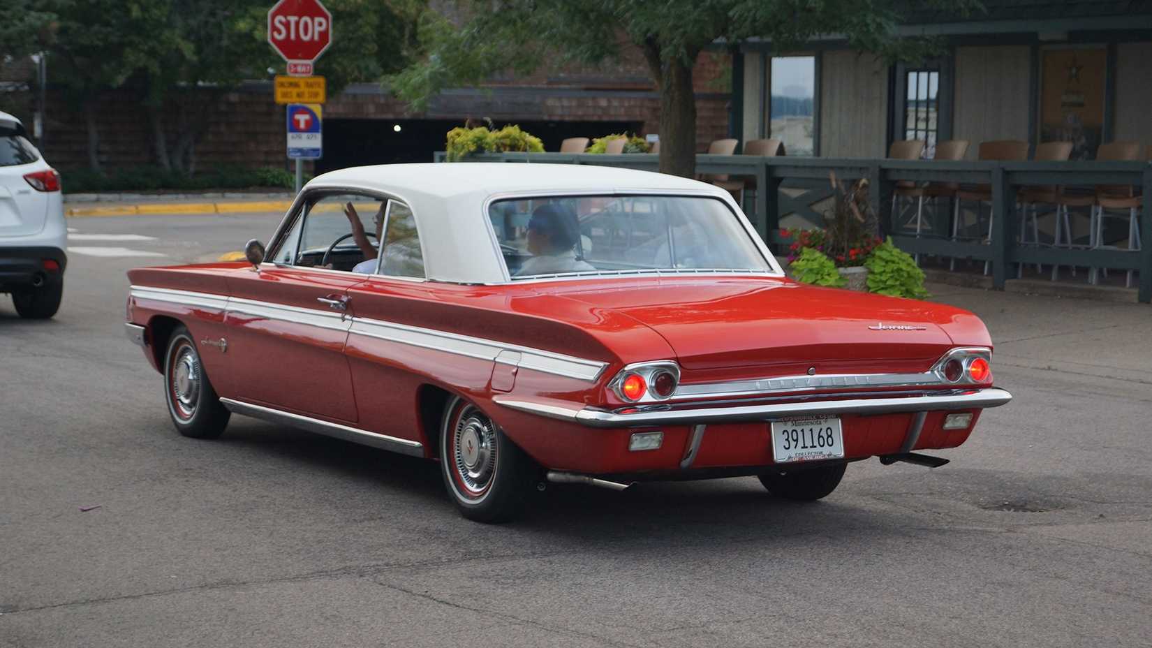 1962 Oldsmobile Jetfire 