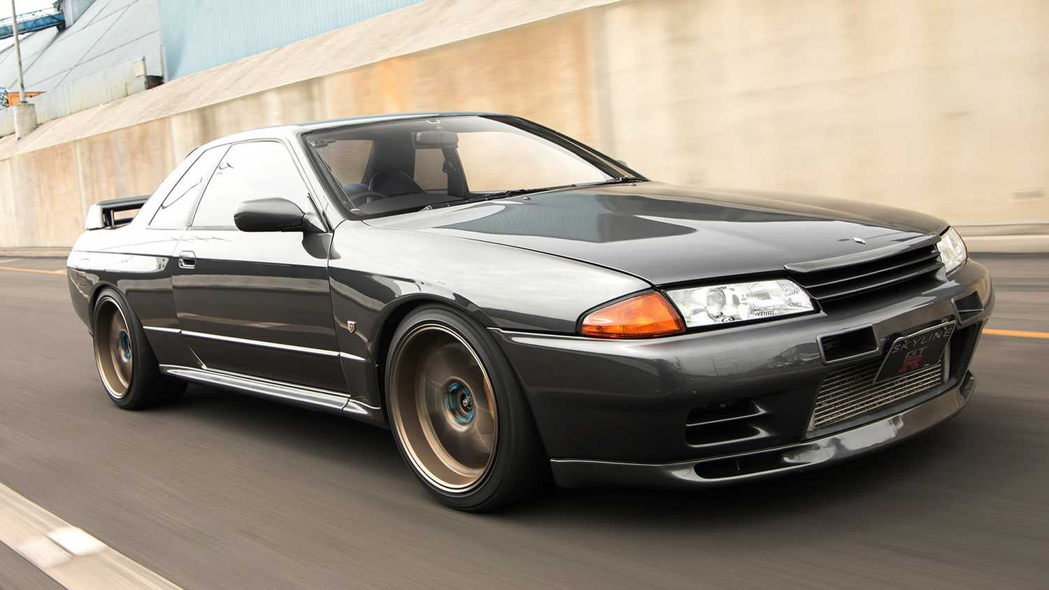 Best R32 Body Kit Nissan Skyline GT-R R32 Recives Extreme Body Kit From Japanese Tuner
