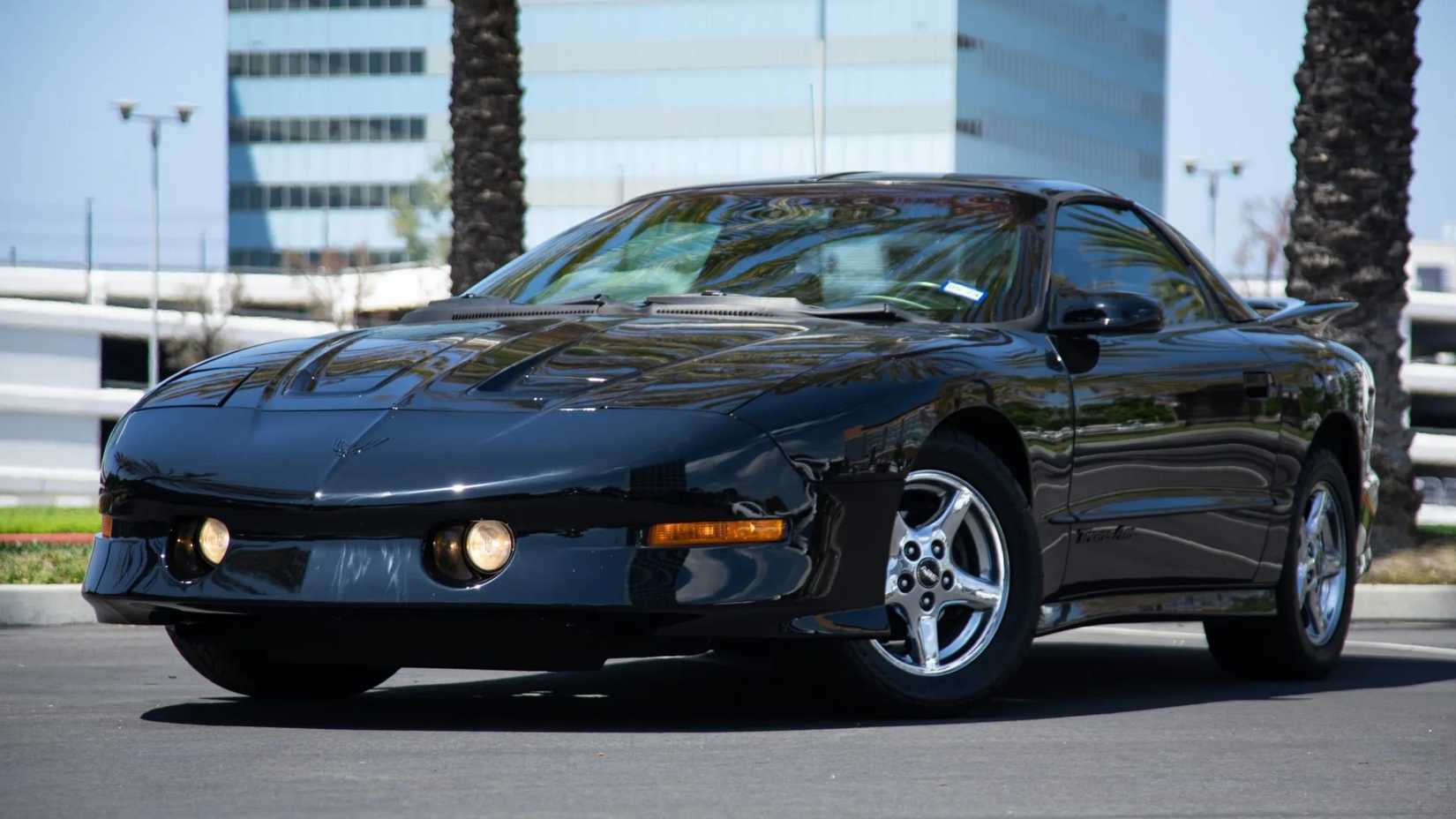 10 Muscle Cars From The 90s That Stayed True To Their Roots