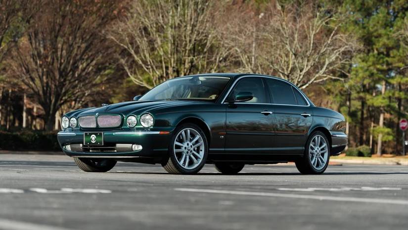 Green Jaguar XJR