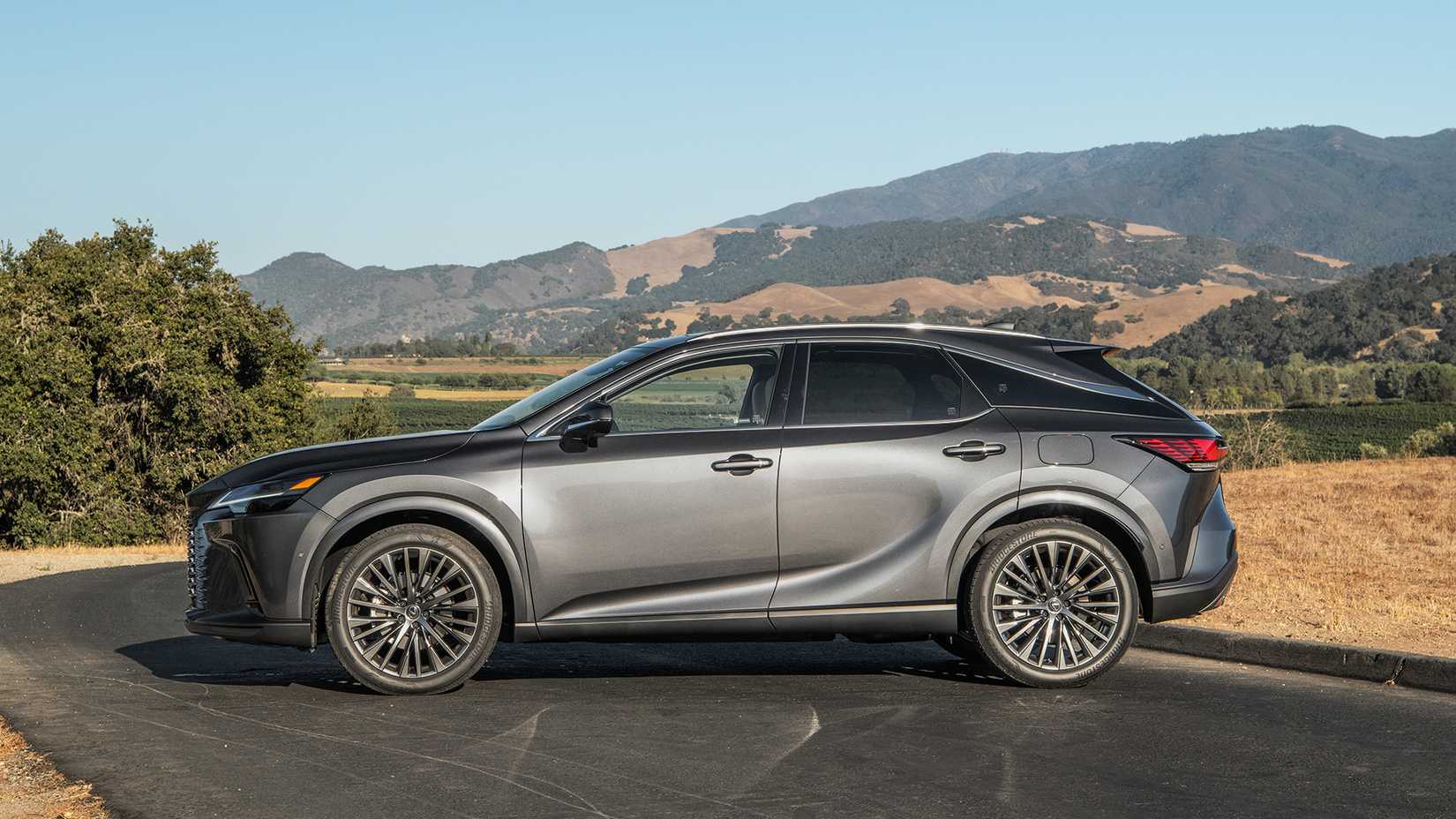 2023 Lexus RX 450 Hybrid Plug-In side left shot