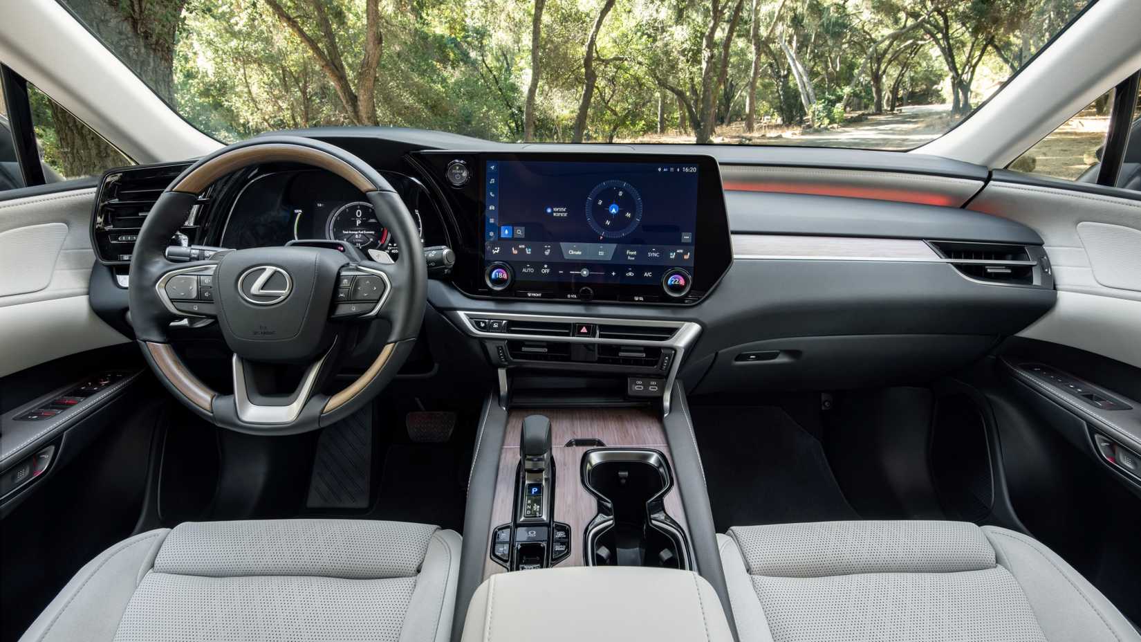 Cabine dianteira plug-in híbrida Lexus RX 450 2023