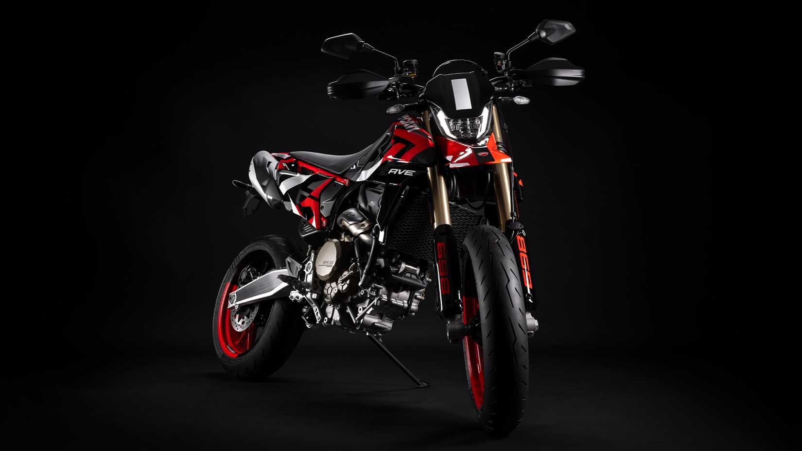2024 Ducati Hypermotard 698 RVE 1