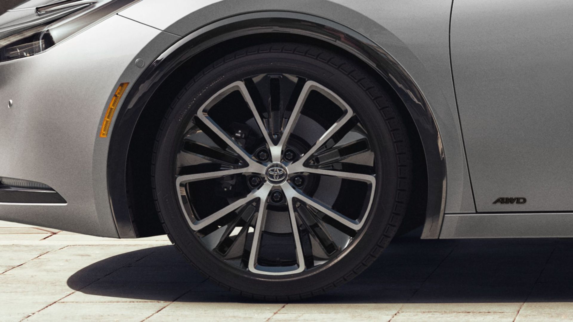 이 AWD 하이브리드 자동차는 놀라울 정도로 좋은 연비를 제공합니다.