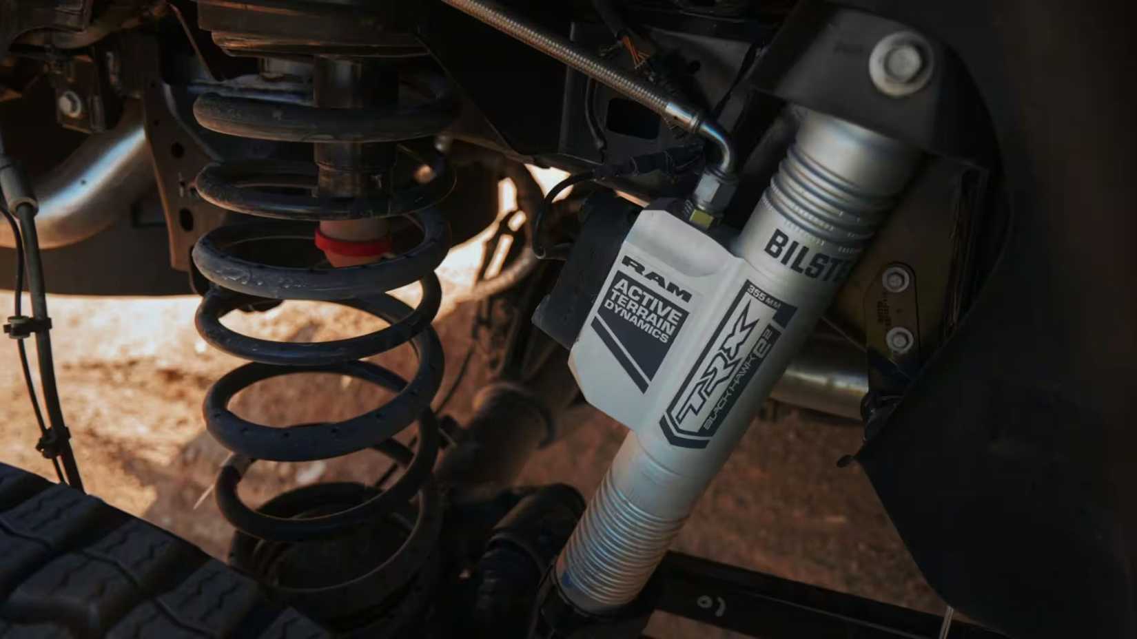 Braço de suspensão RAM 1500 TRX 2024 em detalhes