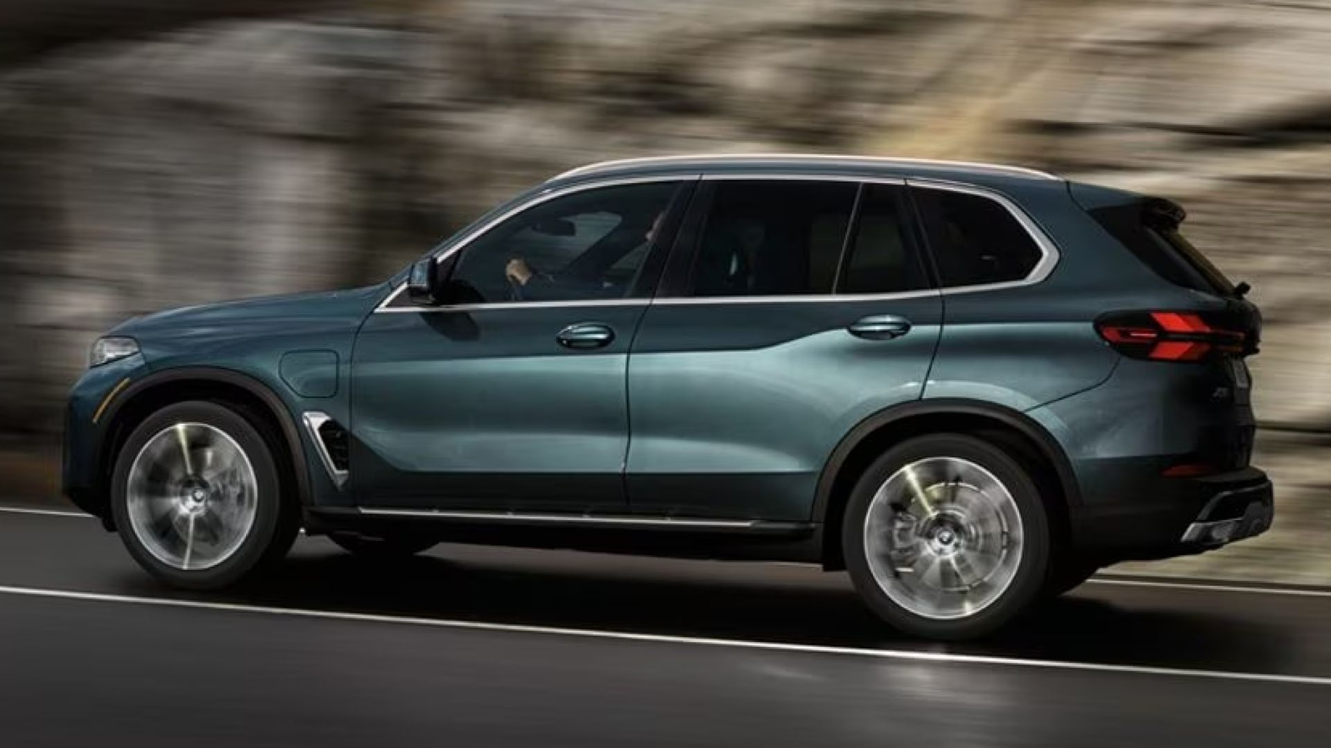 10 High-Performance Hybrids That Are Also Reliable