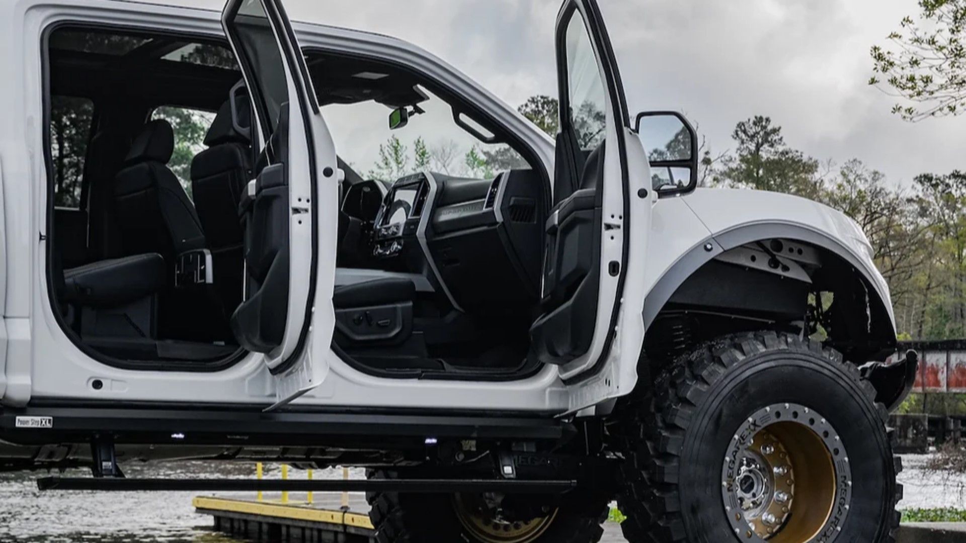 Here's What Makes The MEGAREXX MegaRaptor The Ultimate Ford Raptor