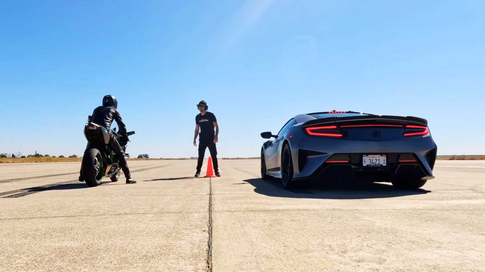 Honda NSX Type S vs Kawasaki Ninja H2R