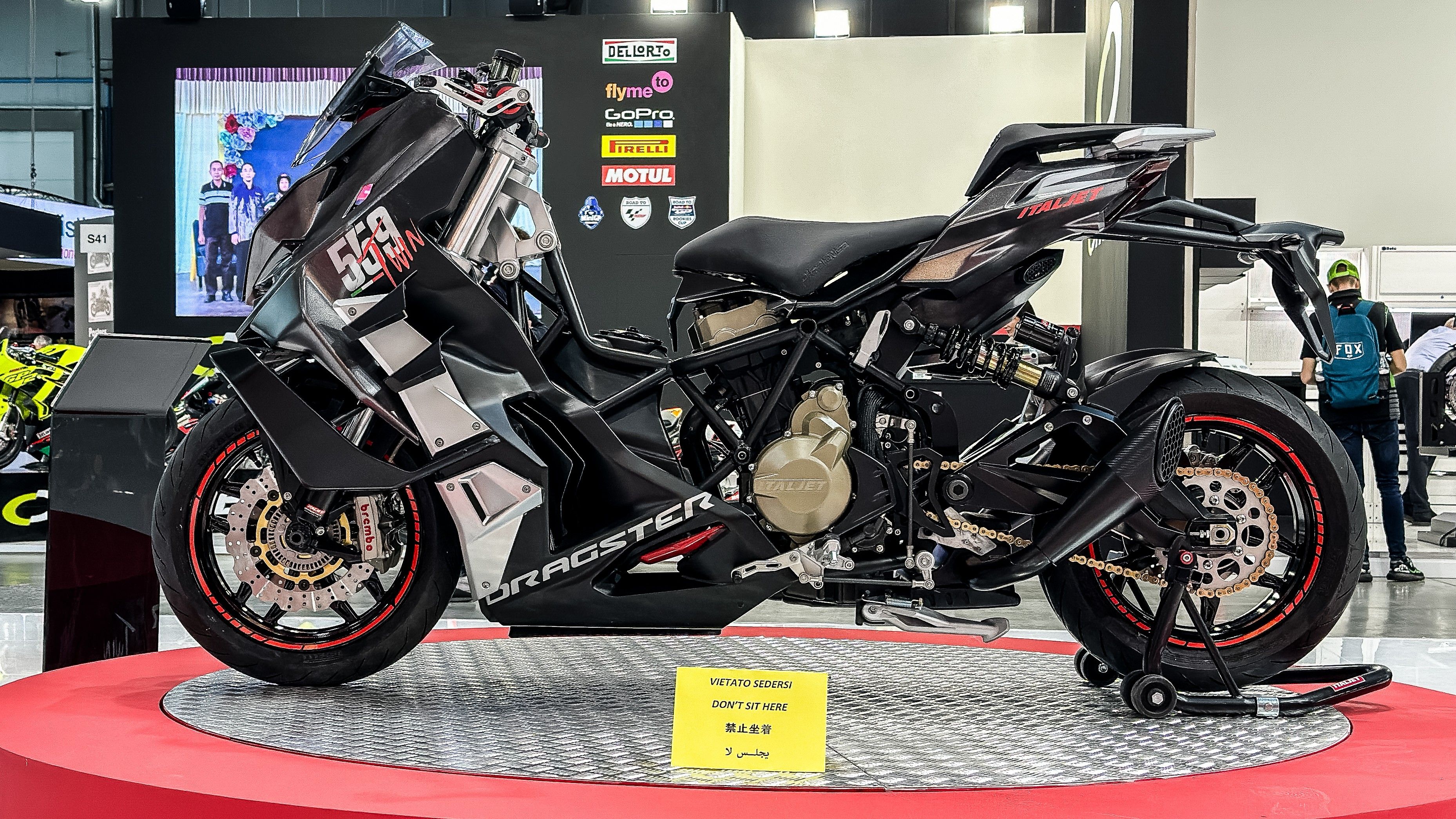 This Scooter Can Smoke The Kawasaki Ninja 500!