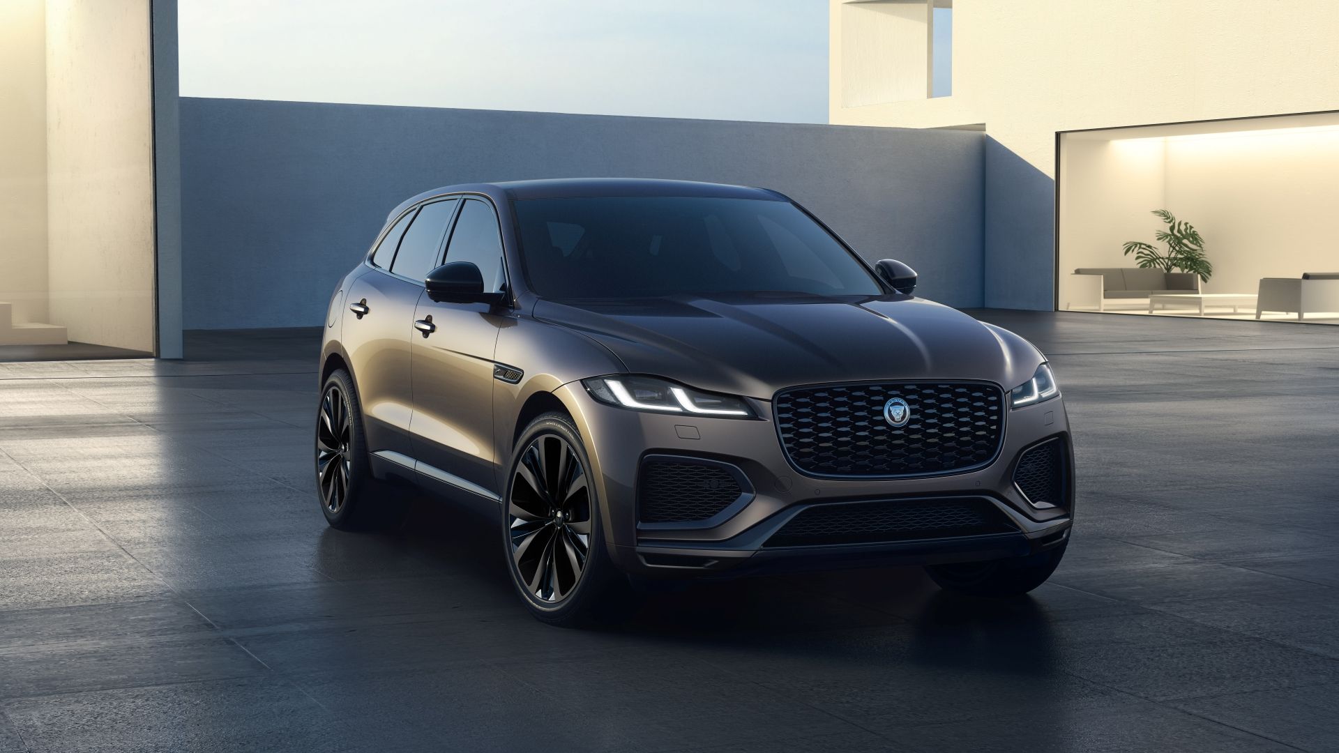 Front 3/4 shot of the 2023 Jaguar F-Pace 400 Sport