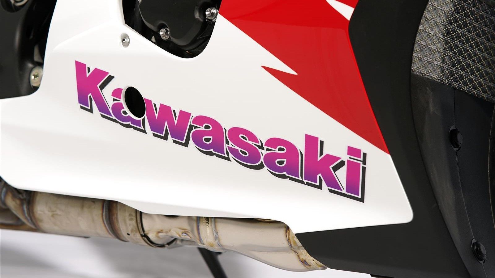 イエロー✖️パープルピンク This Sexy Kawasaki Ninja ZX-10RR Trio Takes Inspiration From