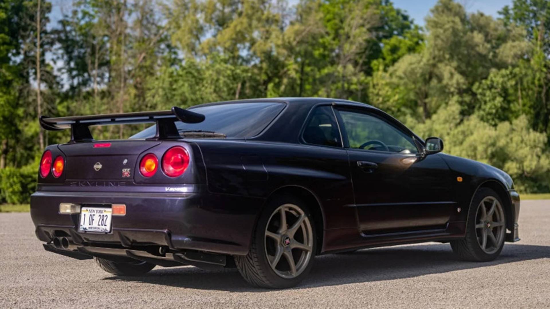 Left Side Drive Gt R R34 Nissan Skyline GT-R R34 Vs. Toyota Supra MK4: The Main Differences ...