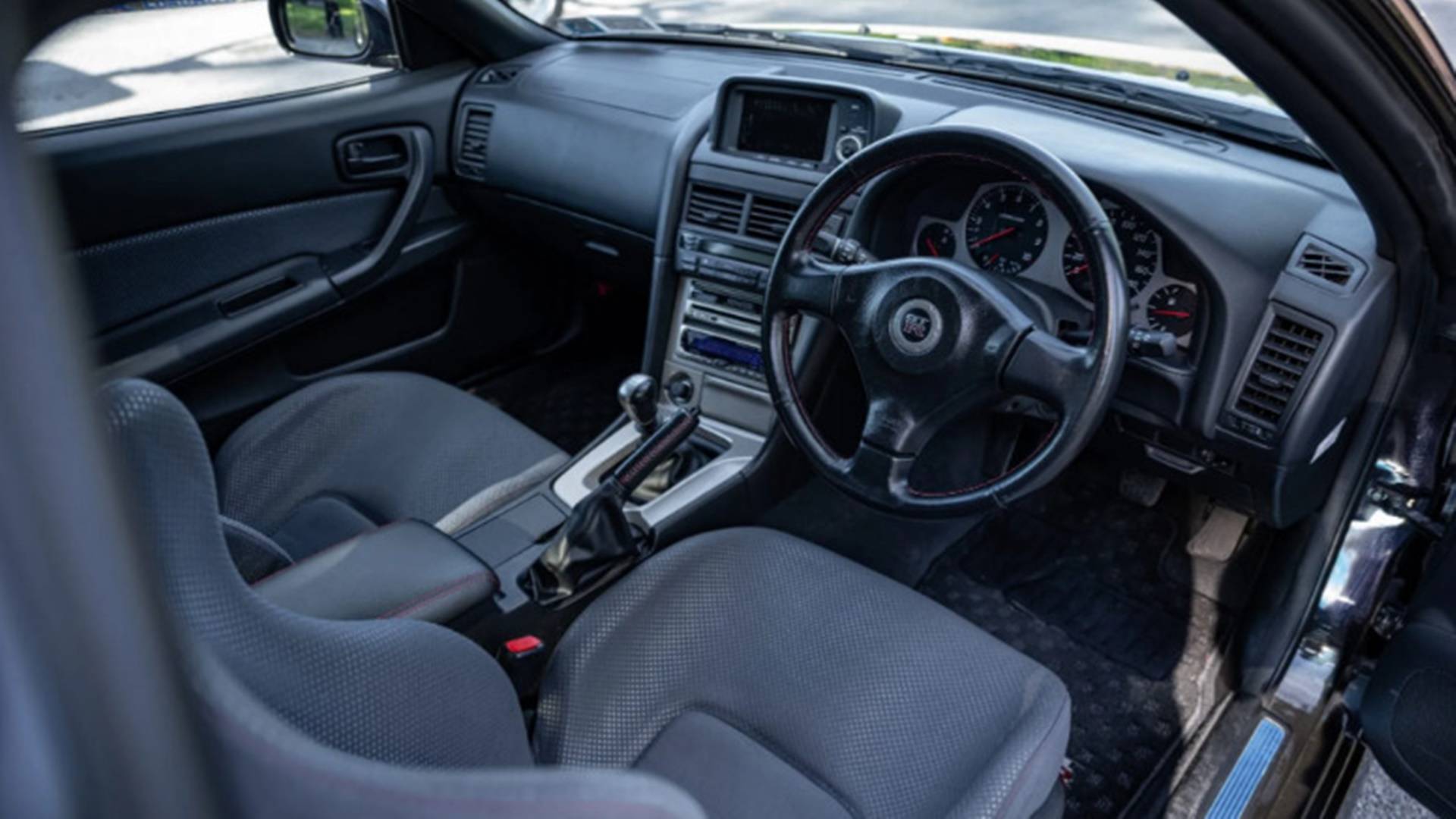 Gt R R34 Back Interior Nissan Skyline GT-R R34 Vs. Toyota Supra MK4: The Main Differences ...