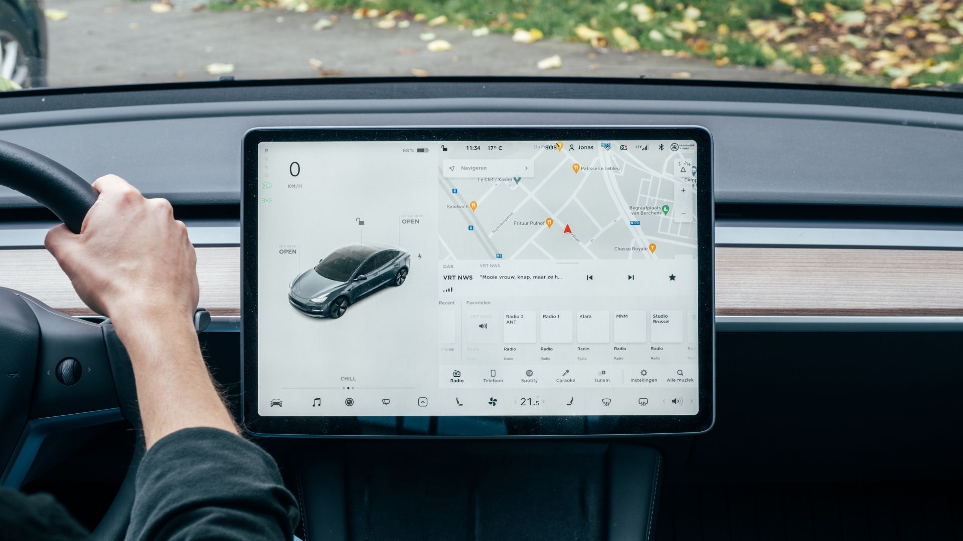 The Real Reason Teslas Don’t Have Apple CarPlay And Android Auto