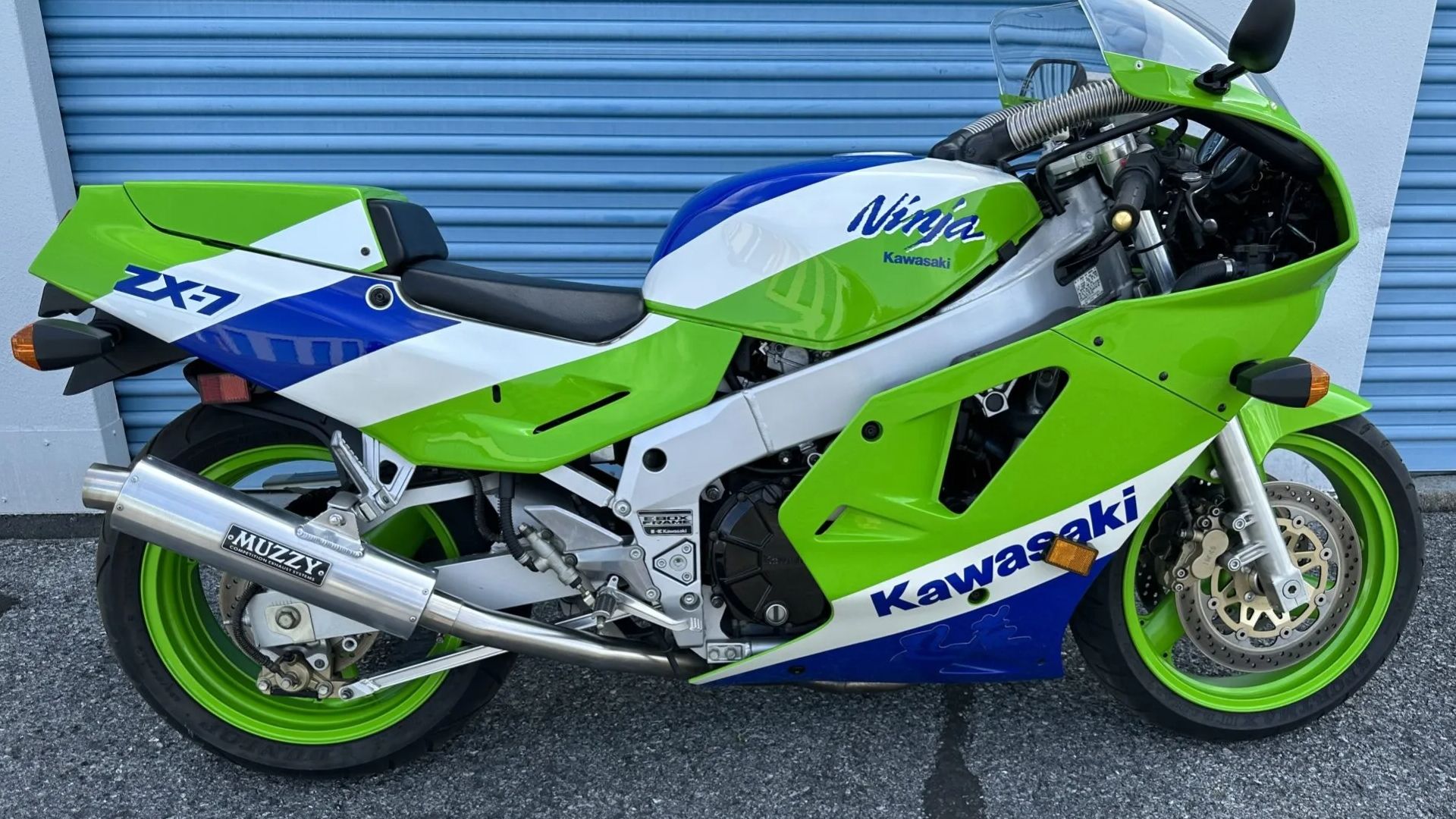 10 Vintage Sports Bikes That Turn Heads Like Supermodels