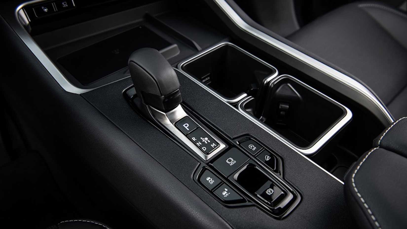 2024 Lexus TX 350 cup holders and shift knob